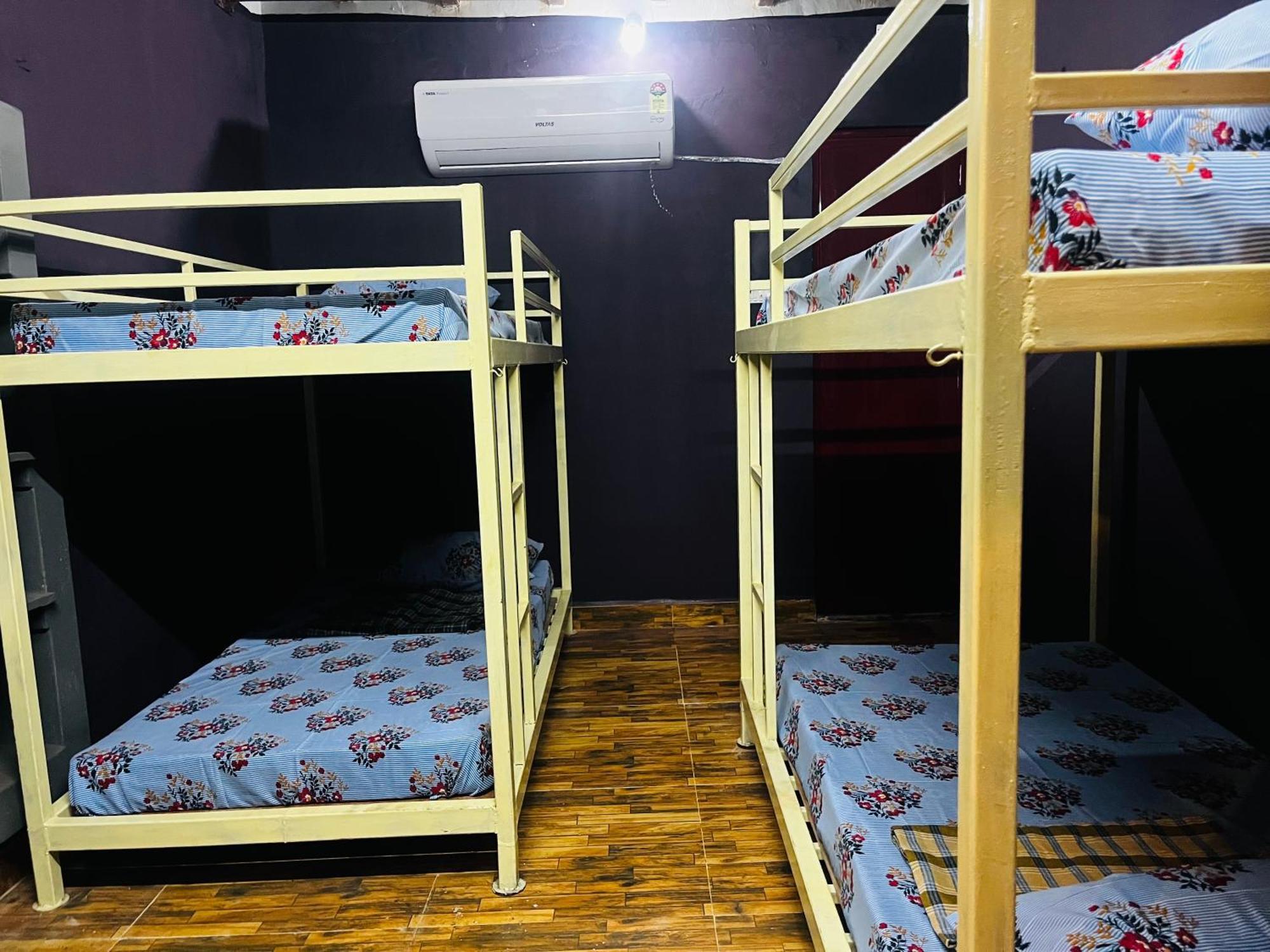 Hostel Kuruku Santhu Colive Пондичерри Экстерьер фото